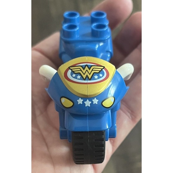 LEGO Duplo Wonder Woman Motorcycle Cycle Blue Super Hero Bike - Picture 2 of 4